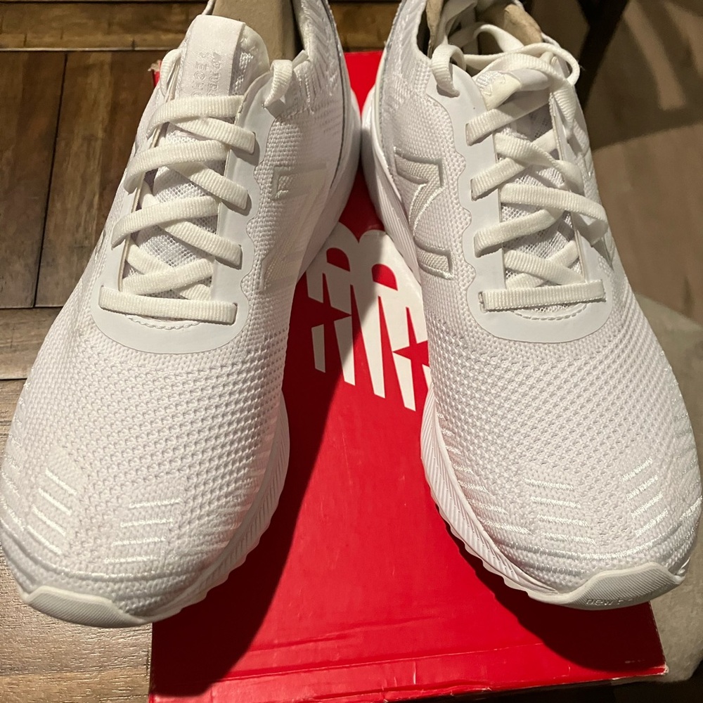 New Balance FuelCell - Picture 3 of 4